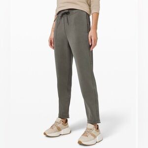 Women's Lululemon Grey Sage Jogger Pants Size 4